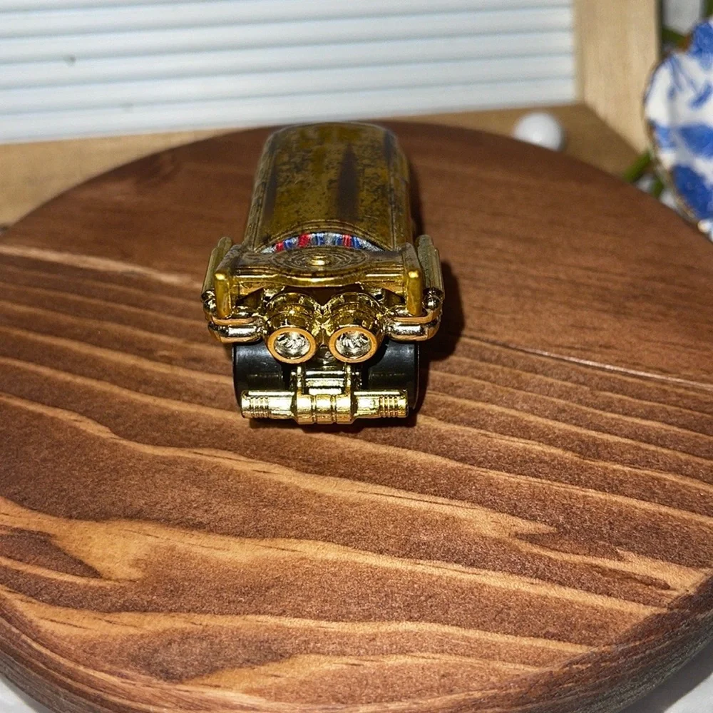 Hot Wheels Star Wars Character Cars C-3PO Die Cast.